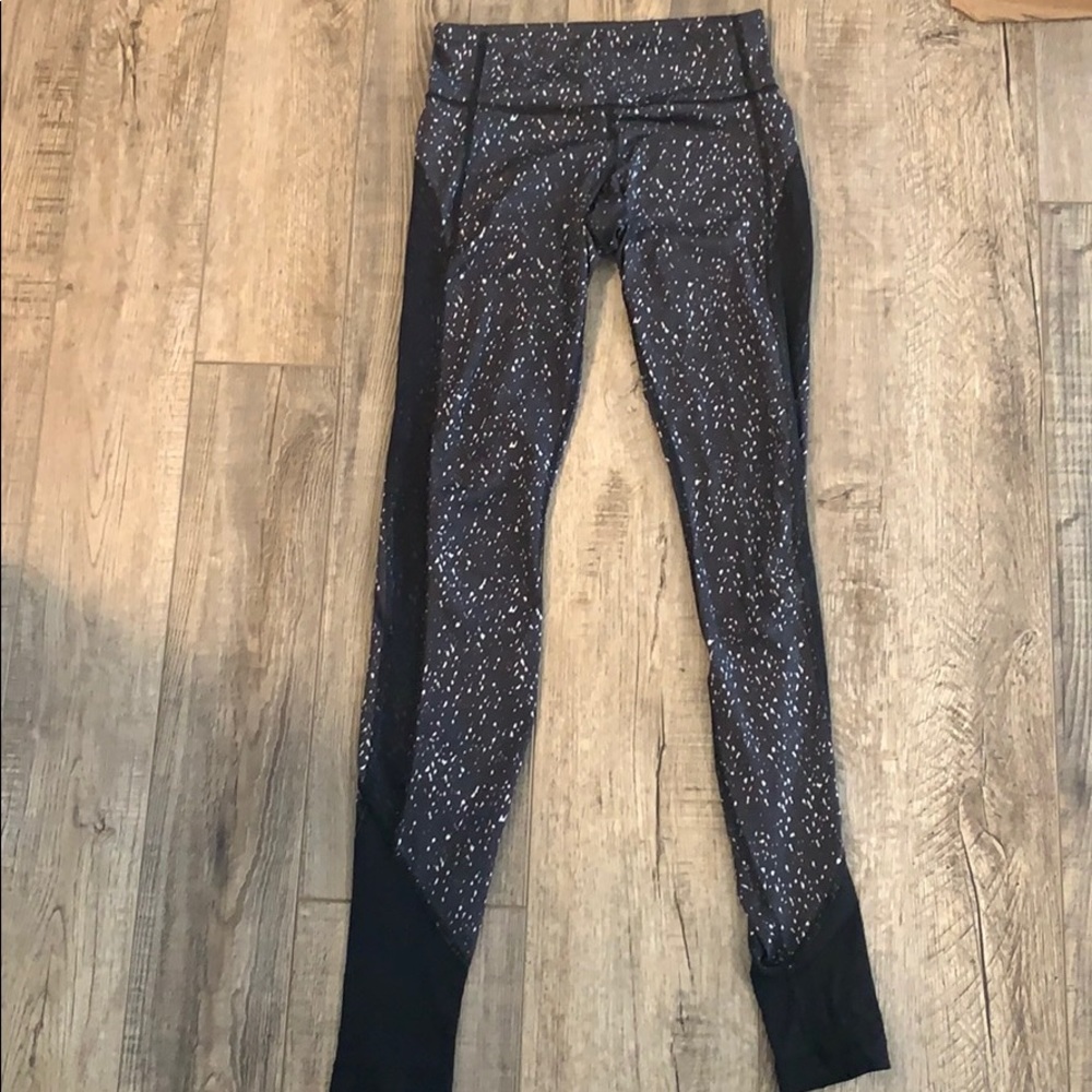 black w/ white splatter paint lulu lemon leggings